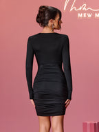 Vestido Corto de Manga Larga Alcuin en Color Negro