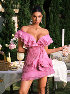 Vestido Corto con Volantes y Escote en V Dabney en Color Rosa