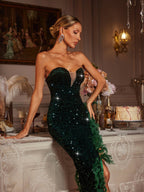 Vestido Maxi Esmeralda Sin Tirantes con Lentejuelas y Detalles de Plumas Lois
