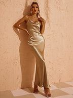 Vestido Maxi Dorado de Satén Sin Espalda Sandra